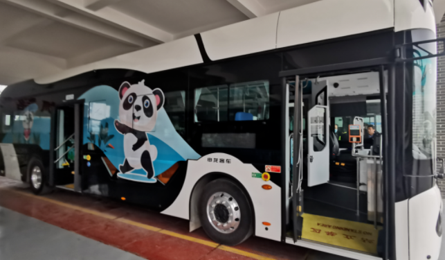 高科技厲害了！萌萌噠 “熊貓智能公交車”，今天襄陽(yáng)開跑……