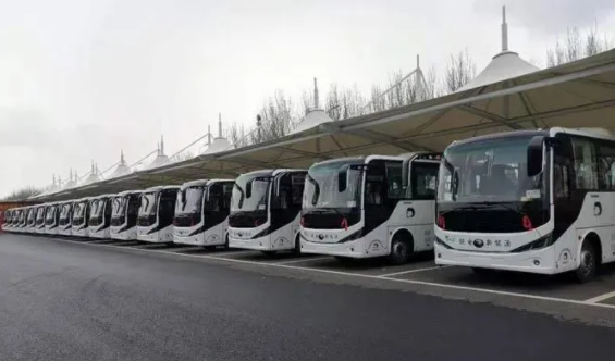 又簽100輛!遼陽(yáng)大乘實(shí)業(yè)與宇通深化戰(zhàn)略合作，首批30輛正式交付