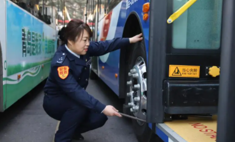 熱議 | 公交車事故多地頻發(fā)，如何規(guī)避？“智驅(qū)公交”保障出行安全