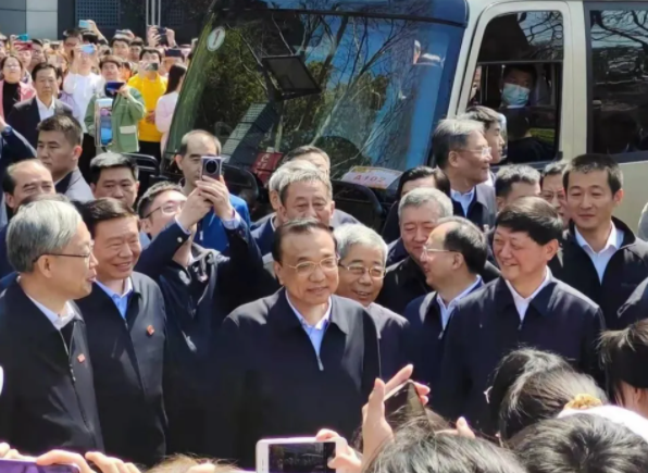 李總理江蘇考察，宇通T7全程服務(wù)護航！
